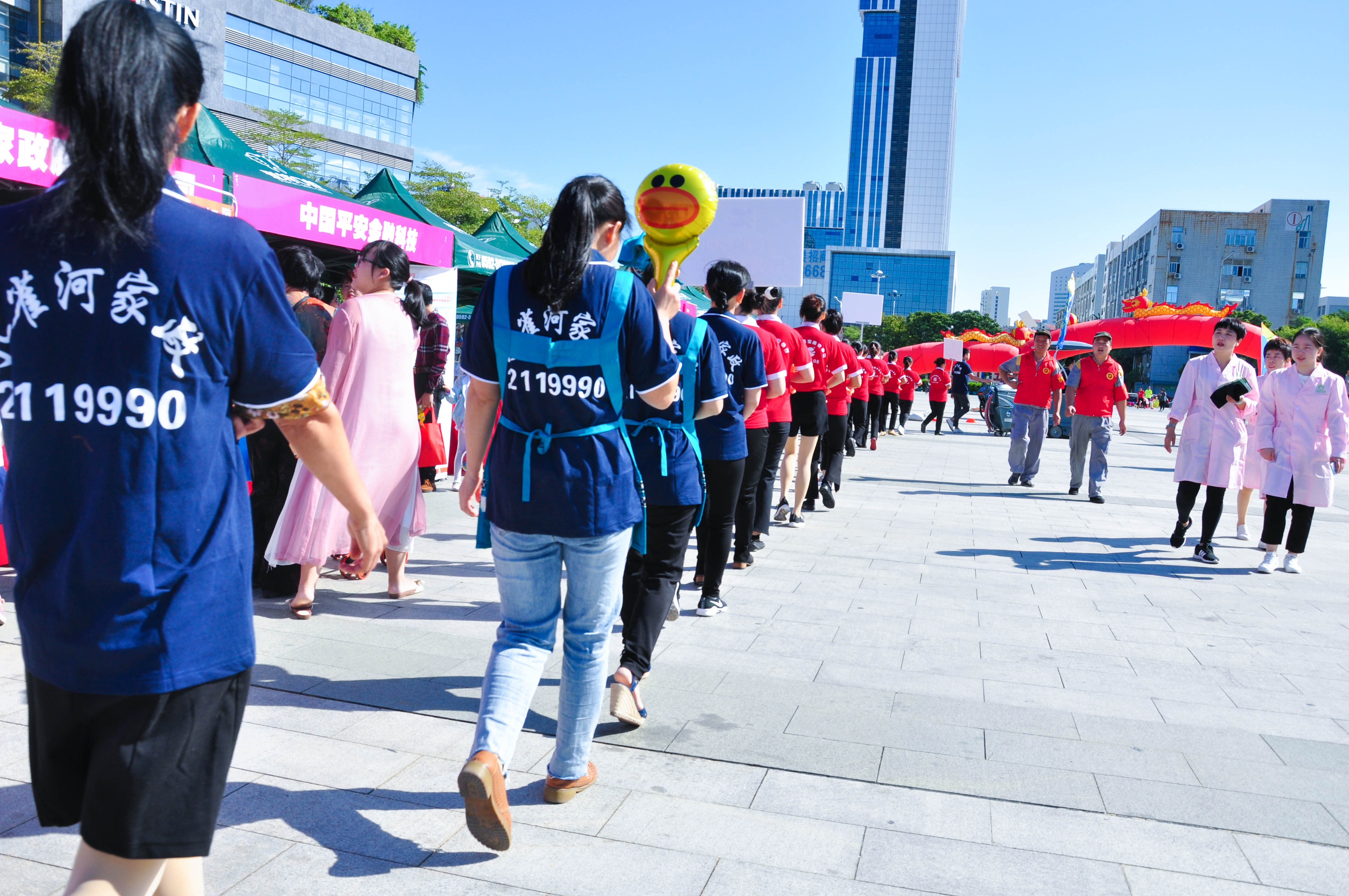 �g��Ц�Z(y��)��һ����ʮ�˰���ˇ�R�ψ�(ch��ng)������ȸ�������B�T�е����ü�����(ji��)